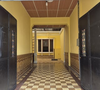 Rento Casa Grande para Oficinas o entidades en zona 2