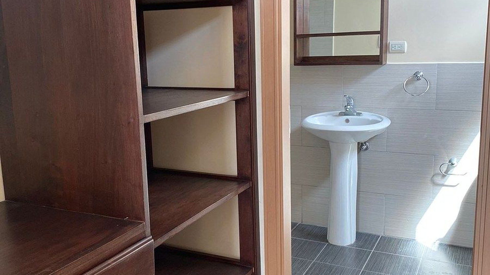 Apartamento en Venta Condado la Villa zona 14 - Miniatura 8