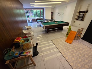 Renta de apartamento con balcon y 3 habitaciones en zona 10 Ref-5492 - Image 12