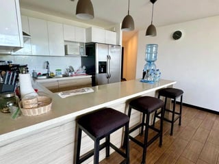 APARTAMENTO EN RENTA – EDIFICIO CASTALIA | ZONA 15 V.H.2 - Image 2