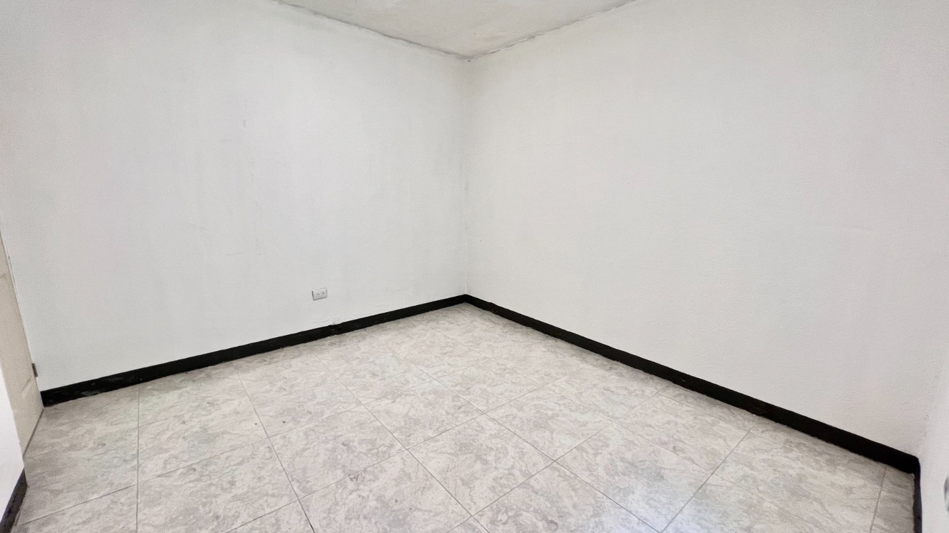 RENTA DE OFICINAS/CLINICAS EN ZONA 1 | NIVEL COMPLETO EN PLANTA 2 - Miniatura 10