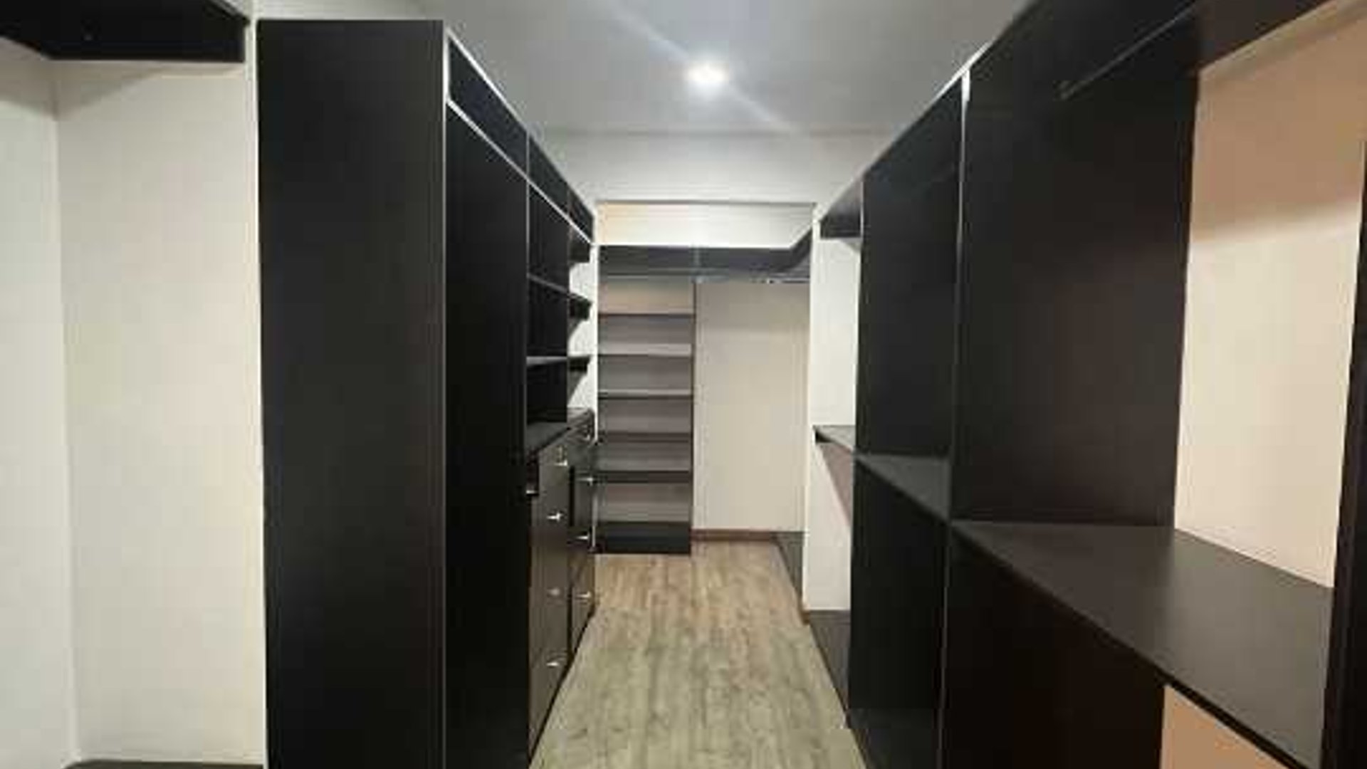 Vendo Lindo y Amplio Penthouse Edificio Antiguo zona 14 - Miniatura 20