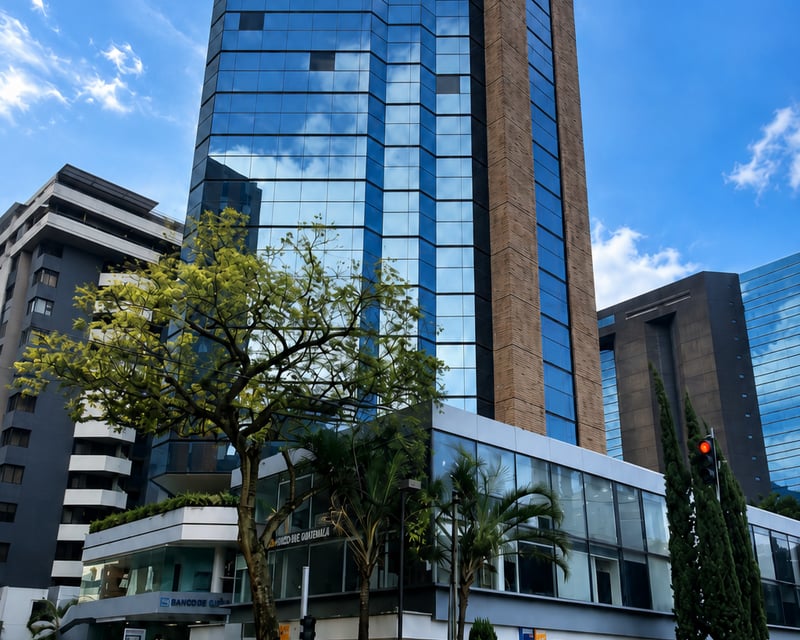 OFICINA EN ALQUILER 126 METROS CUADRADOS | MURANO CENTER | ZONA 10 DE GUATEMALA
