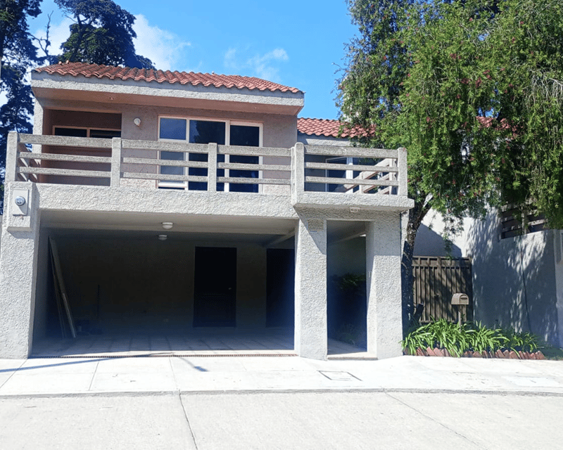 Alquilo Casa Km 12 frente al Colegio Maya,3 dorm. dentro condominio