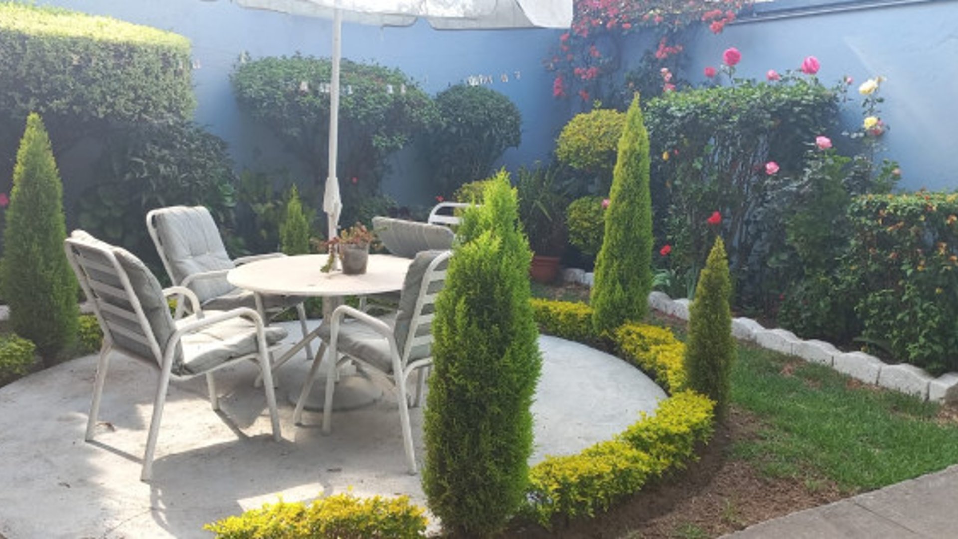 En venta casa grande con jardín La Floresta zona 9 Xela