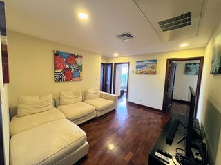 APARTAMENTO AMUEBLADO Y EQUIPADO EN  EDIFICIO SANTA MARIA ZONA 10 - 5