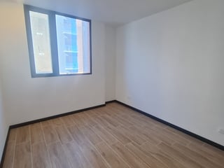 Apartamento en renta Essenza zona 13 - Image 2