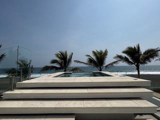 Exclusiva Mansión Frente al Mar en Venta Ideal como Residencia de Lujo u Hotel - Image 17