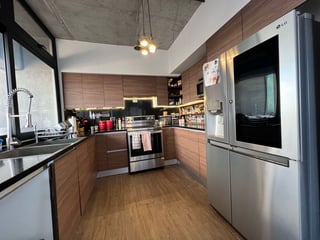 Venta de apartamento de 2 niveles en Edificio Granat, Zona 4 - Image 4