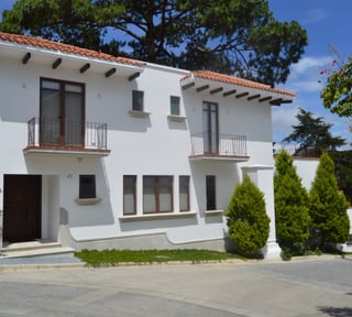 Venta Casa con 595.00m2 en La Española Muxbal