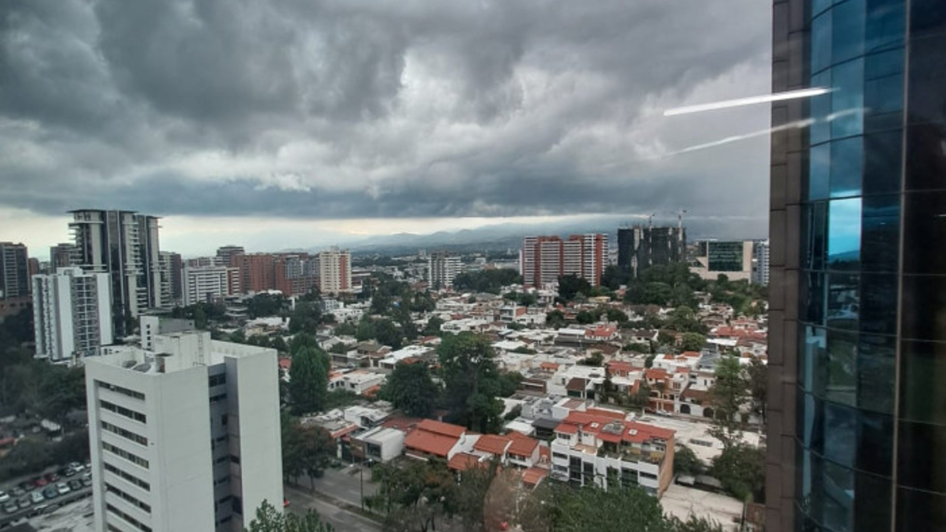 Venta o Alquiler de Oficina en Europlaza zona 14