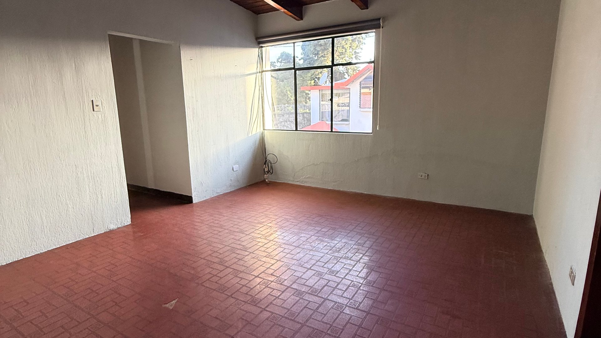 Casa ideal para oficinas en vh1 , zona 15. - Miniatura 19