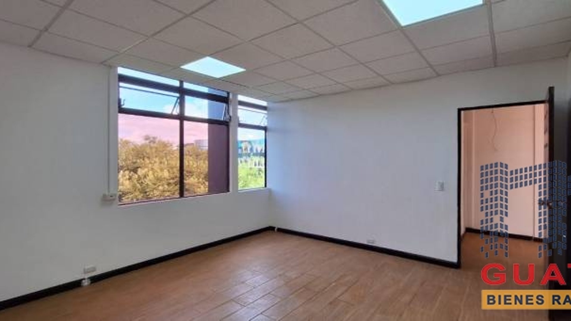 Oficina en Renta, Zona 10 (R9666) - Miniatura 8