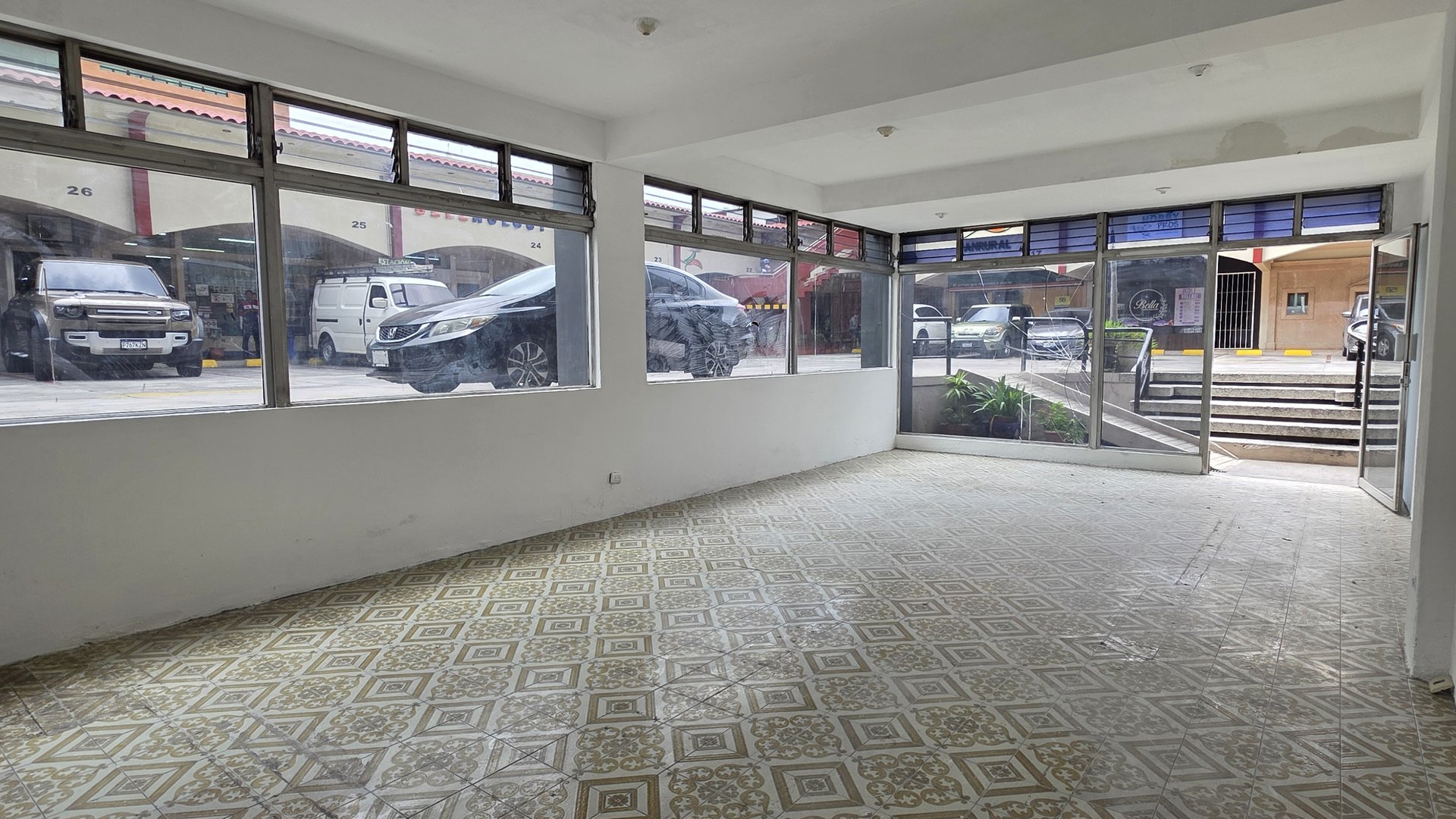 Local Comercial en RENTA Av. Las Américas Guatemala