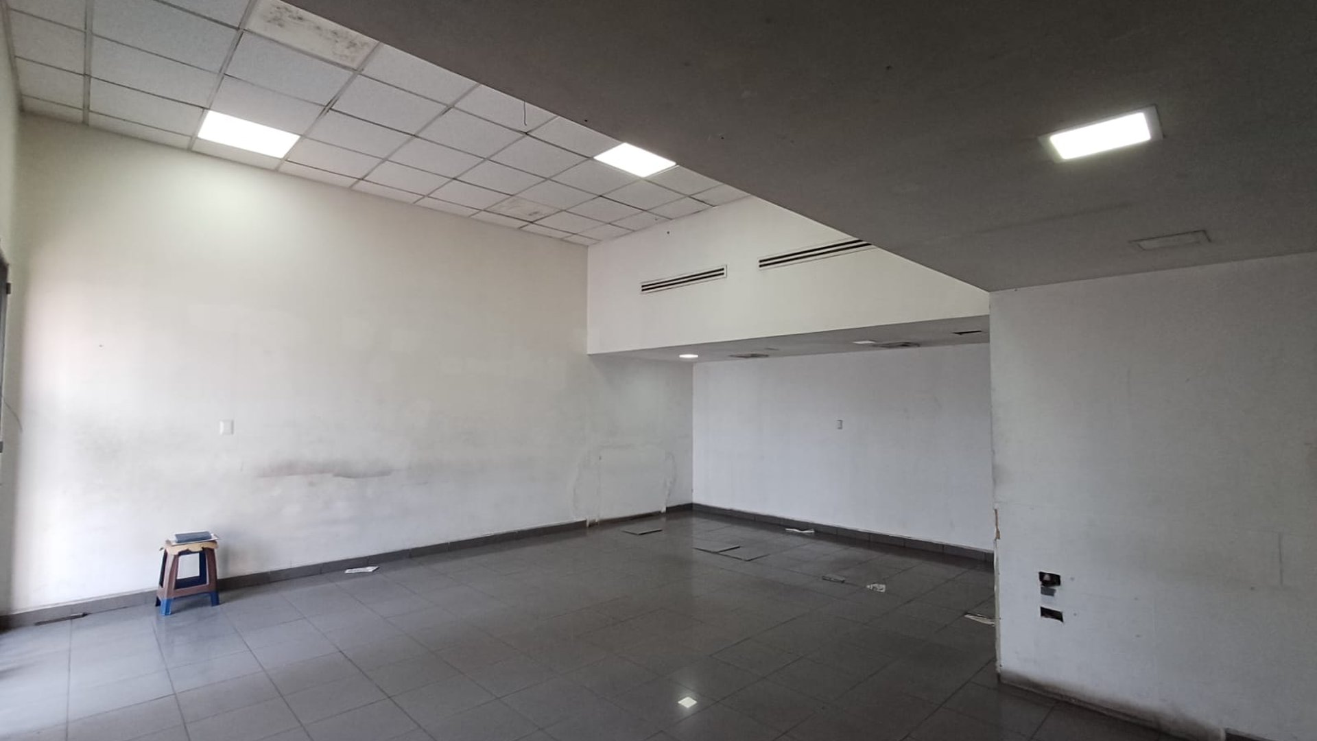 RENTA Casa Comercial Zona 6 - Miniatura 4