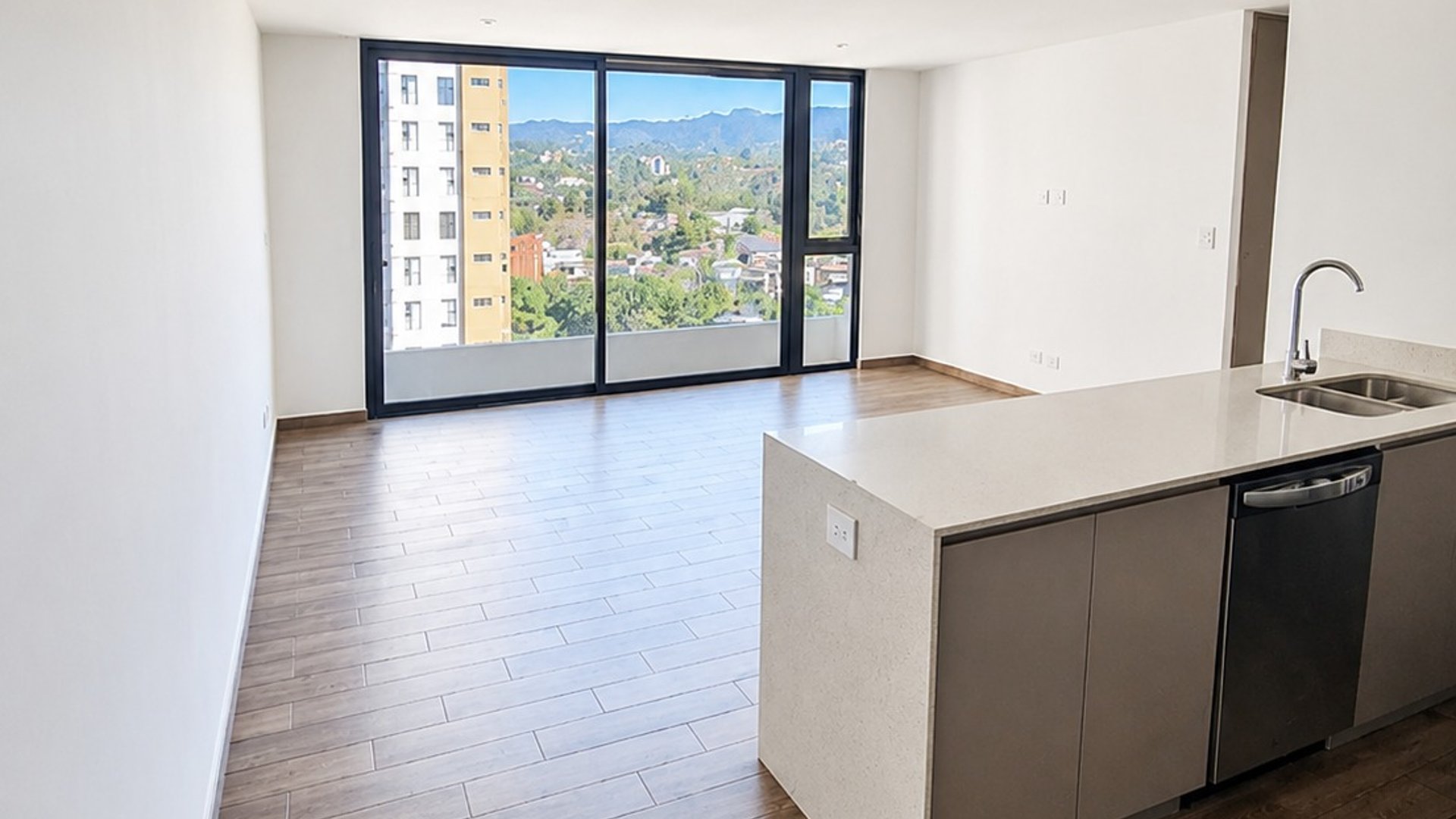 Apartamento en Alquiler Zona 15, Edificio Parque 15 - Miniatura 3