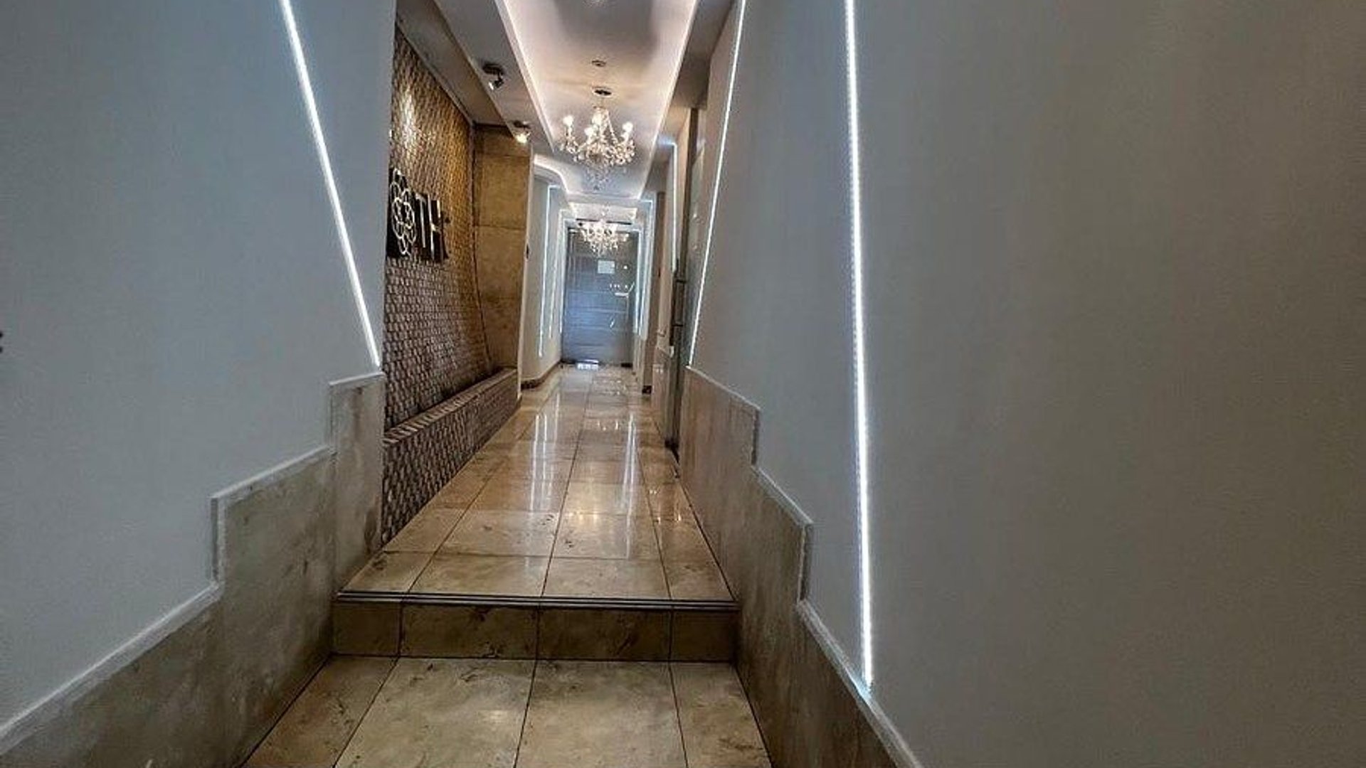 VENTA DE PROPIEDAD COMERCIAL – ZONA 14 - Miniatura 6