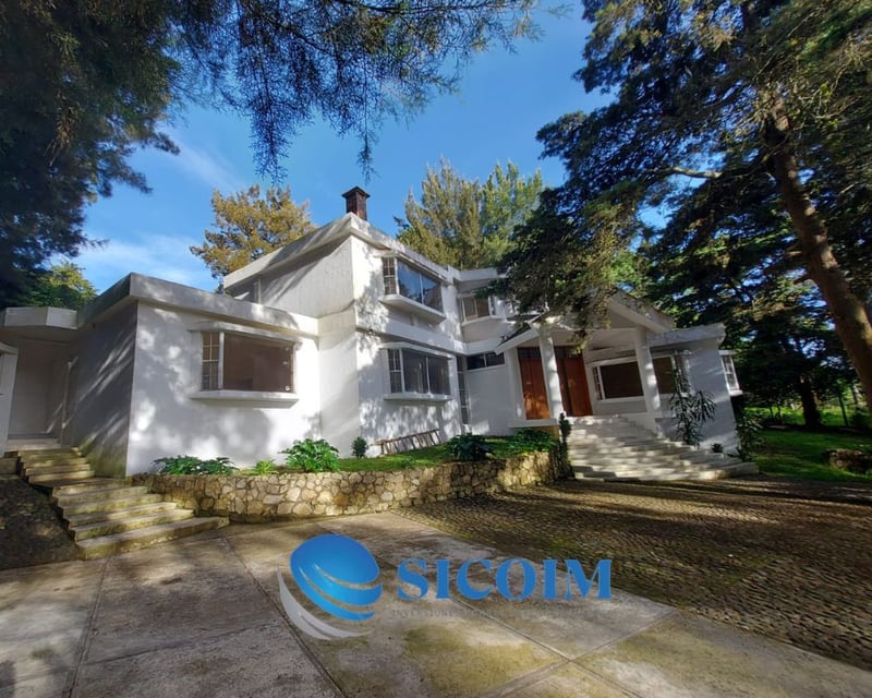 Casa Exclusiva en Venta en Carretera a El Salvador