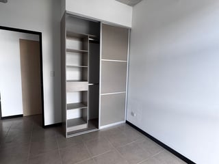 VENDO EN TORRE NIKAO BOULEVARD EL NARANJO - Image 10