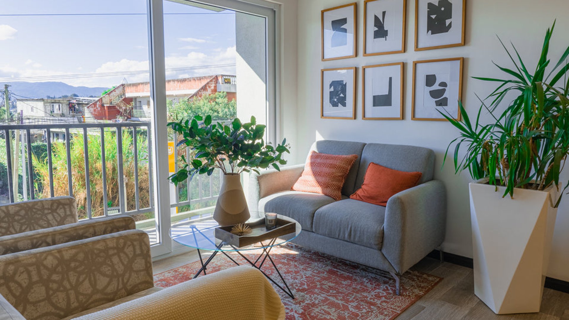 Apartamento en venta Edificio Cento Cuchilla del Carmen Santa Catarina Pinula - Image 1