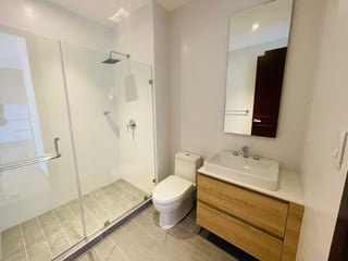 VENTA Ó ALQUILER DE MODERNO APARTAMENTO - VHISTA, ZONA 15 - 5