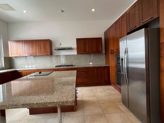 Venta de Penthouse de 2 dormitorios en Edificio Vía 7, zona 10 - 4