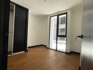 📍 APARTAMENTO EN VENTA – EDIFICIO VILLA MARISCAL | ZONA 11 - 5