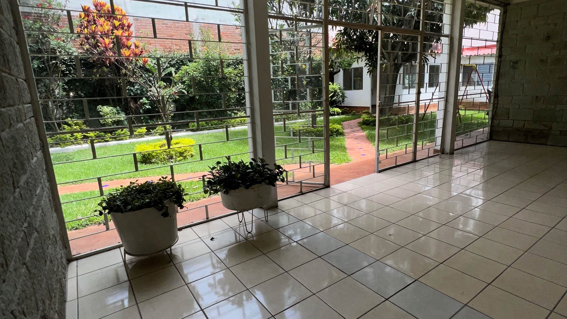 CASA IDEAL PARA OFICINAS EN RENTA ZONA 10 - Miniatura 6