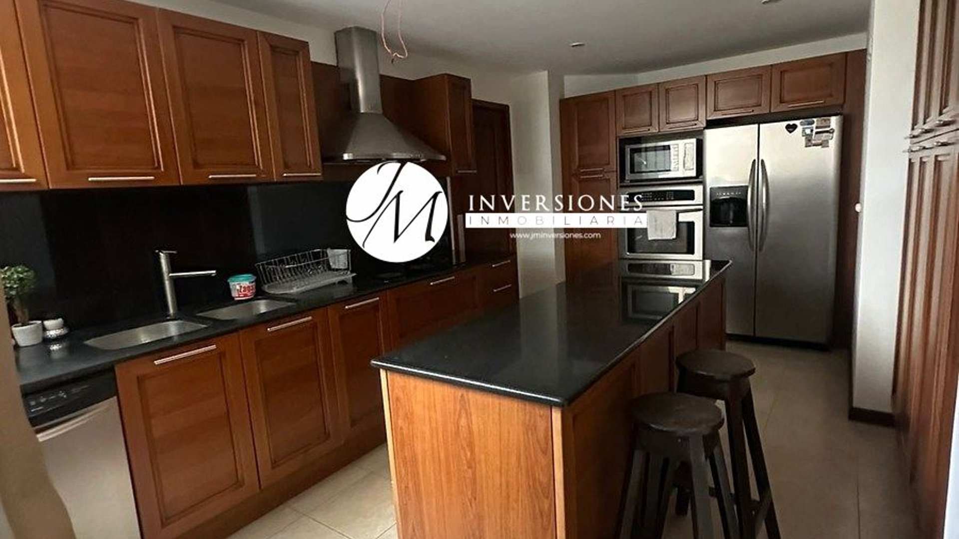 Apartamento en renta Amueblado en zona 10 - Miniatura 2
