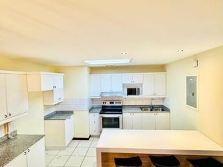VENTA APARTAMENTO – ZONA 10 Edificio Real De la Villa - 2