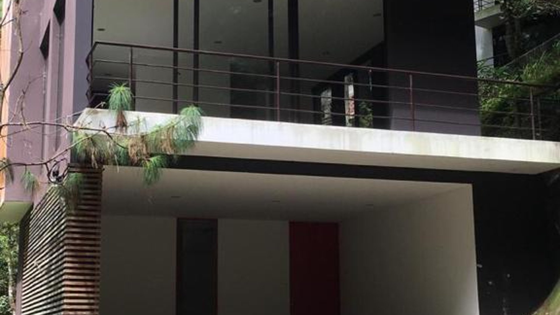 Alquilo Linda Casa de 2 habitaciones y 3 niveles en Muxbal