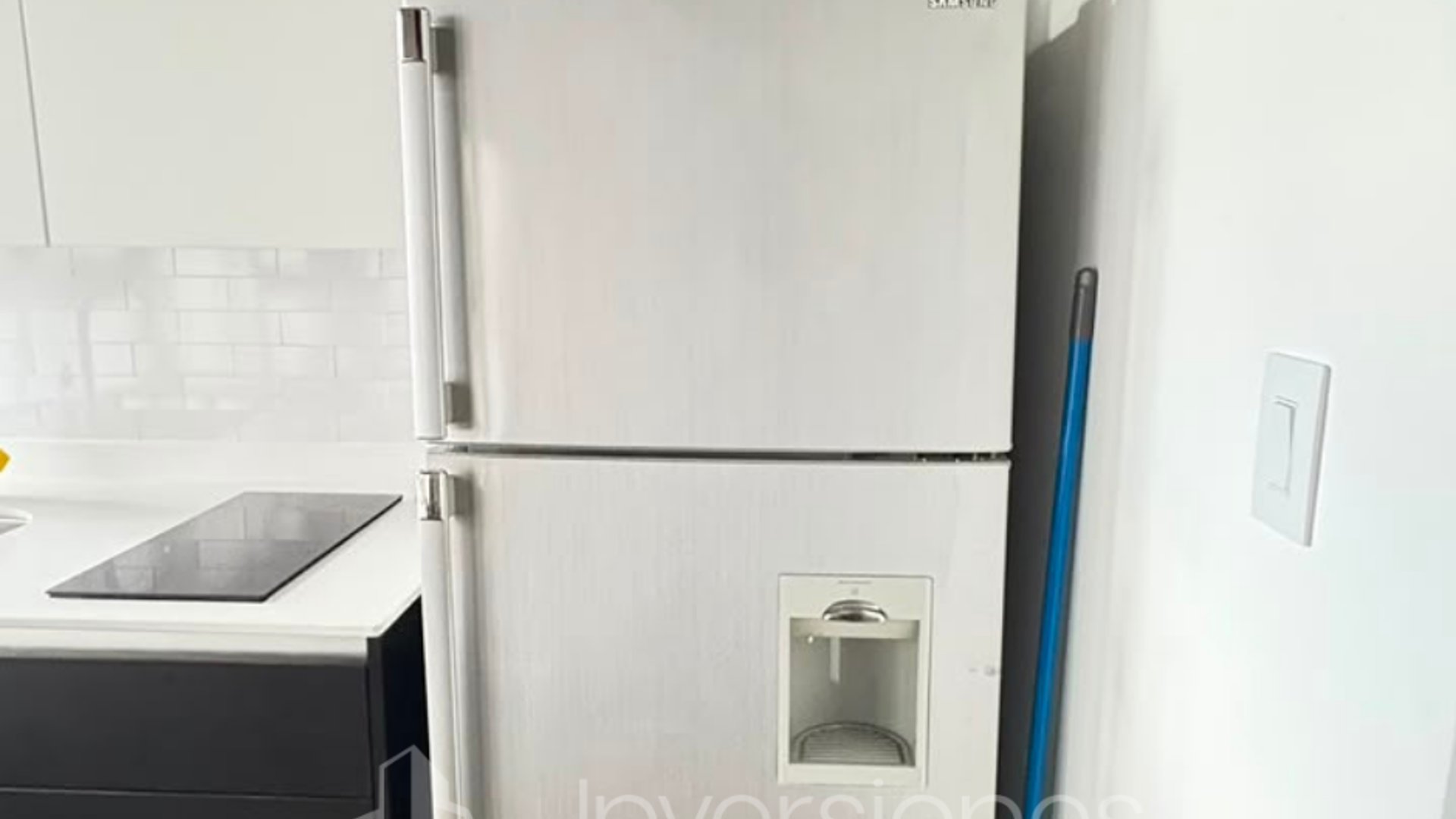 Apartamento en Venta, Amueblado y Equipado, Edificio Séptimo, Zona 4 - Miniatura 9