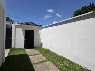 Casa en Alquiler Jardines de San Isidro, zona 16 - 2