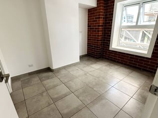 Apartamento en Renta Edificio Modra Zona 4 - Image 7