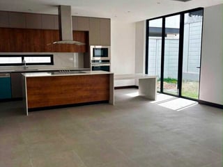 CASA EN VENTA 📍 Exclusivo Condominio Molié, Zona 10 - 4