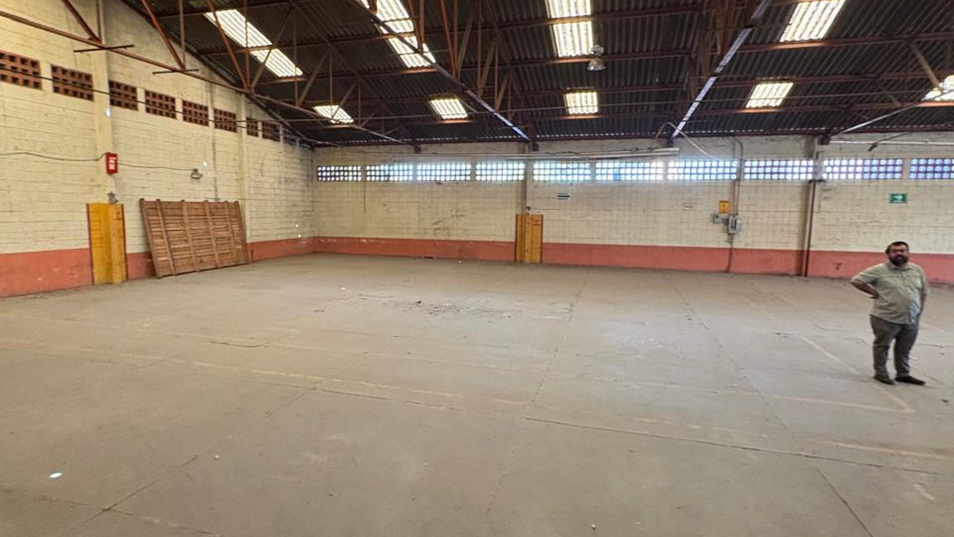 Bodega en venta-renta en Zona 6 Mixco - Miniatura 14