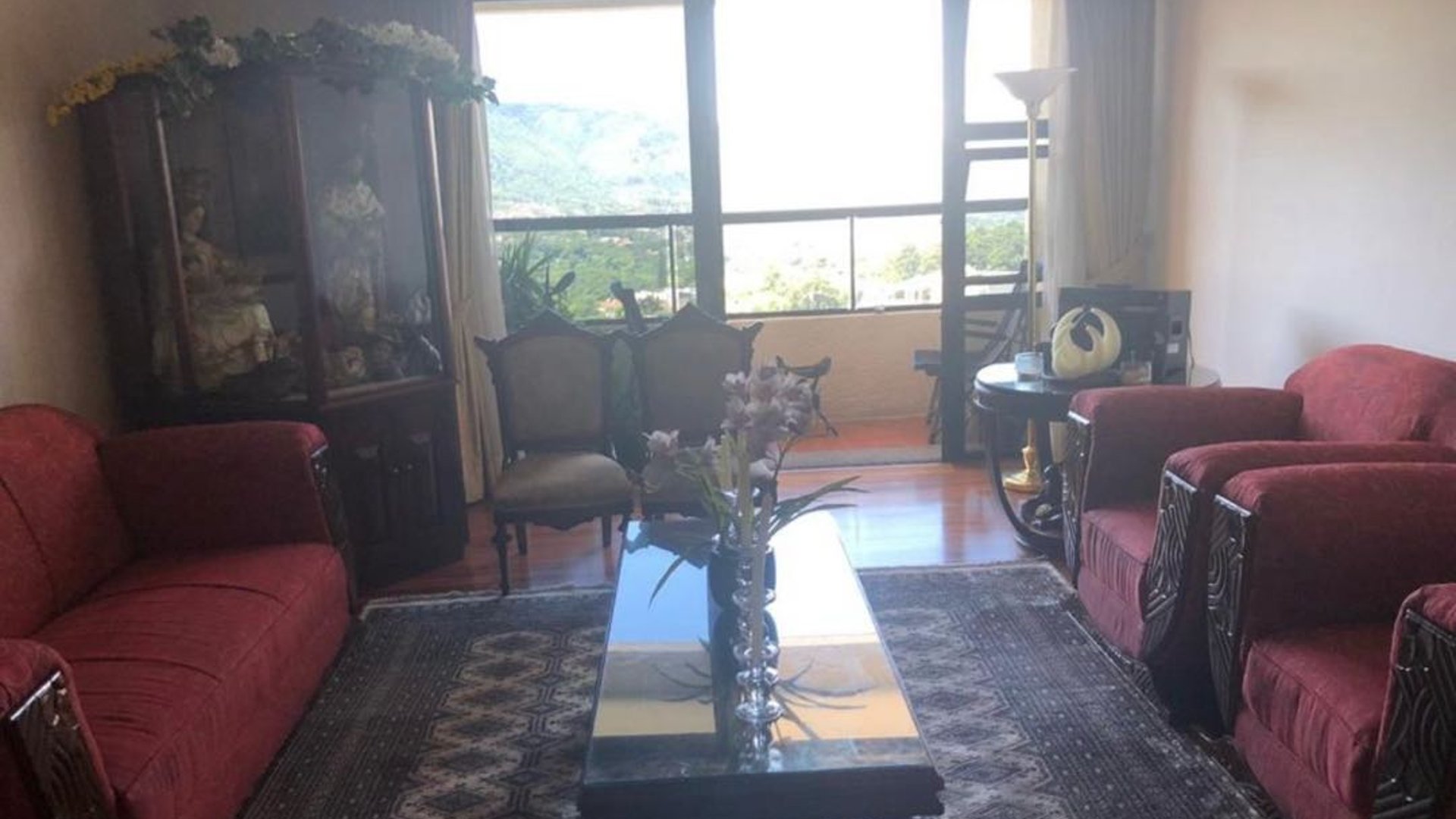 Venta de exclusivo Penthouse en Edificio Bellagio Zona 14 - Image 1
