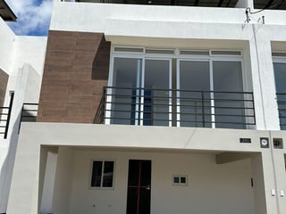 ALQUILER DE LINDA CASA - SECOYA DE ARRAZOLA, KM 19.5 CES - Image 1