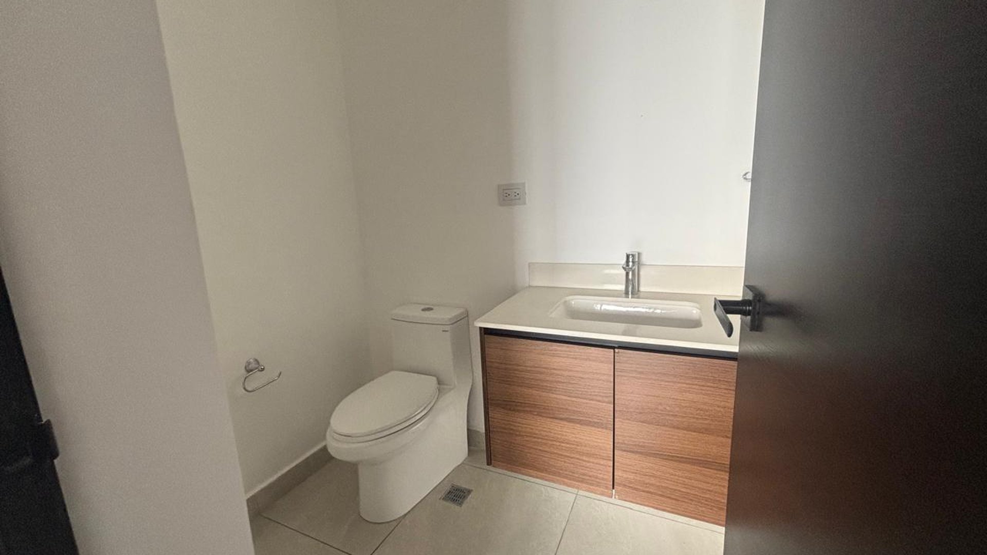 Apartamento en Alquiler Edificio IQ10, zona 10 - Miniatura 5