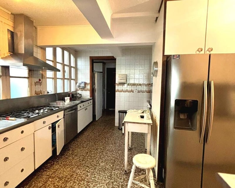 Casa en venta con jardín de 3 habitaciones en zona 14 Ref-5565