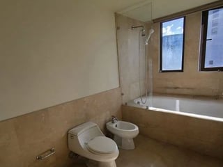 Apartamento en Renta – Edificio Casa Margarita | Zona 10 - Image 6