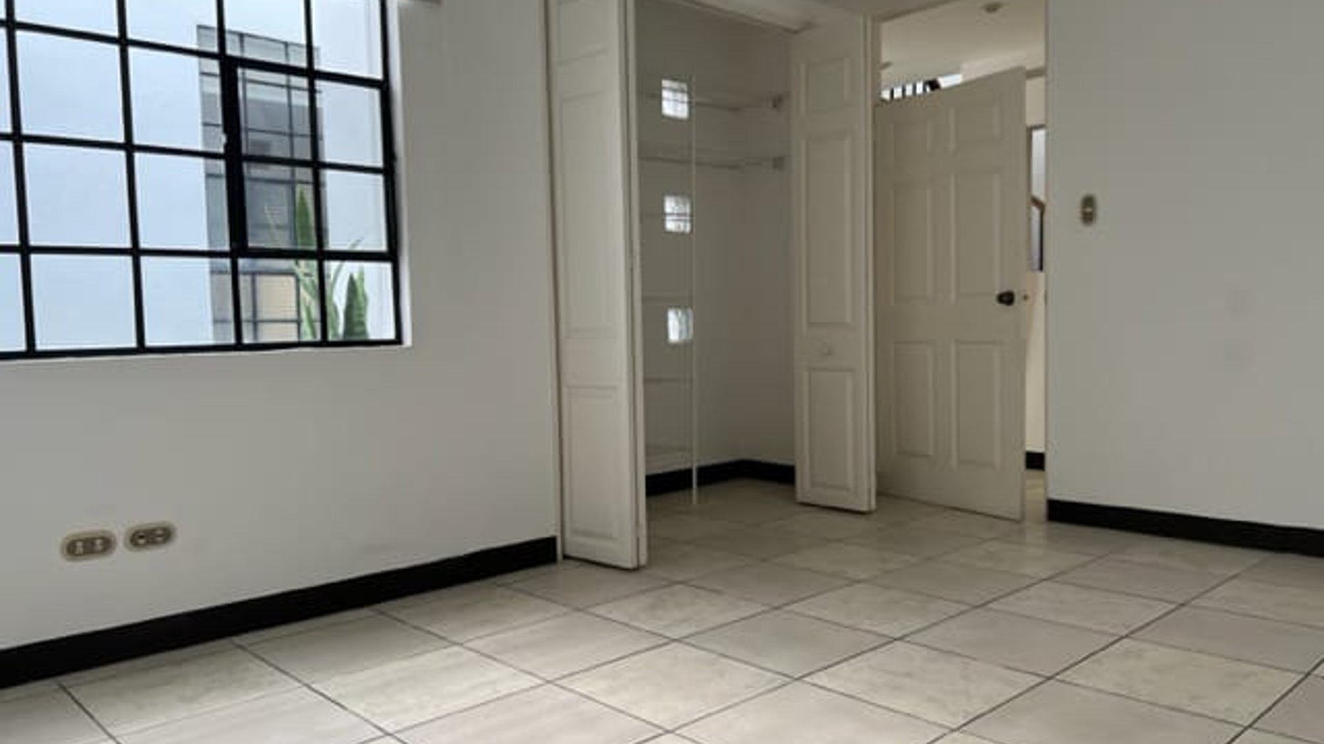 Vendo Hermosa Casa en Ciudad Nueva en la zona 2 - Miniatura 3