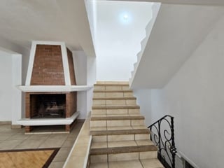 Casa grade en Venta Las Hojarascas Zona 1 de Mixco - 5