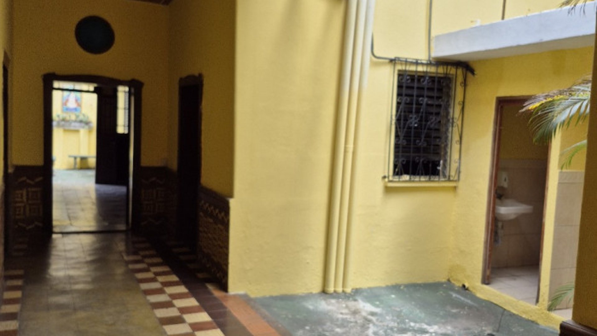 Rento Casa Grande para Oficinas o entidades en zona 2 - Miniatura 7