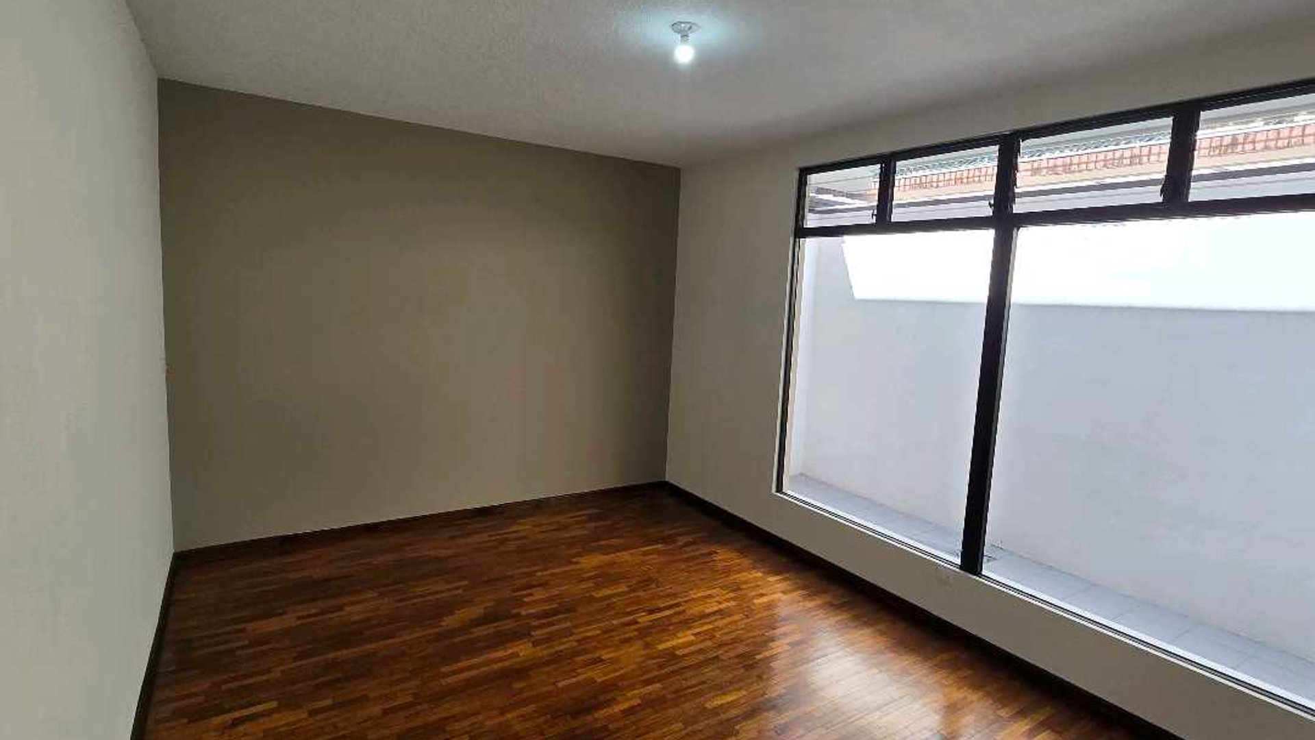 CASA EN ALQUILER ZONA 13, AVENIDA HINCAPIÉ - Miniatura 3