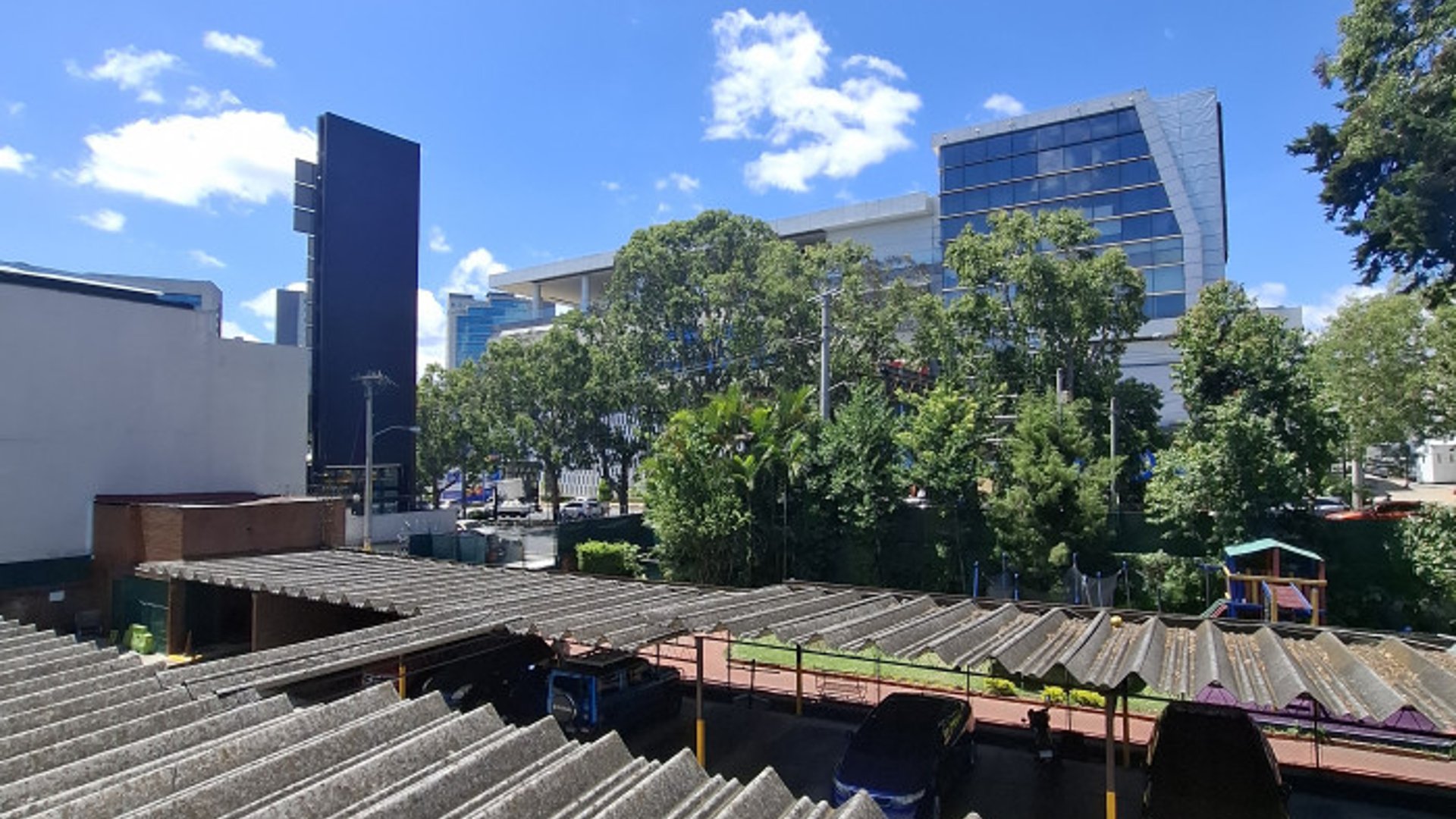 Casa en renta en zona 10 Bulevar Los Próceres - Miniatura 13