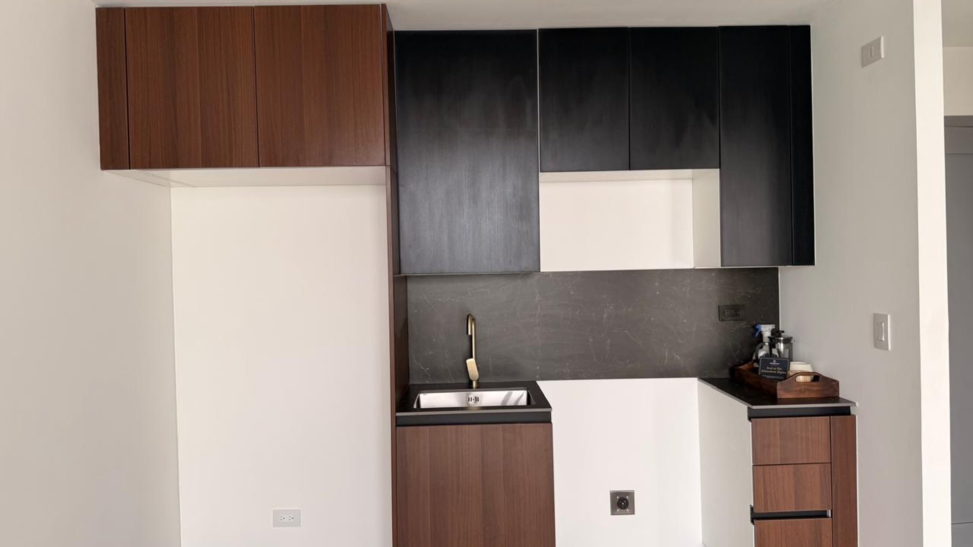 Apartamento en Alquiler Edificio Atarah, zona 10 N20 - Miniatura 6
