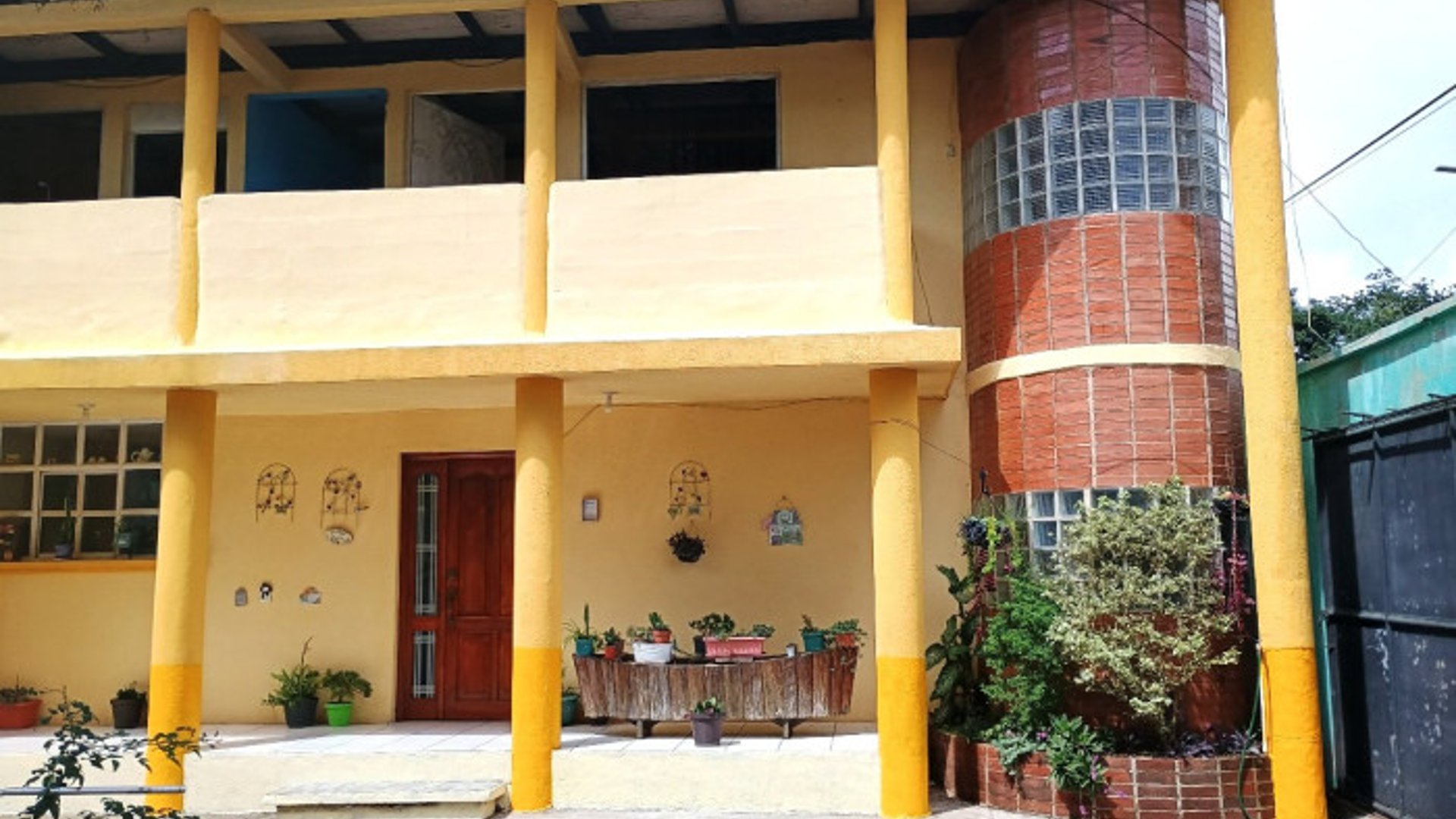 CASA EN VENTA EN CARRETERA A SANTA ELENA BARILLAS
