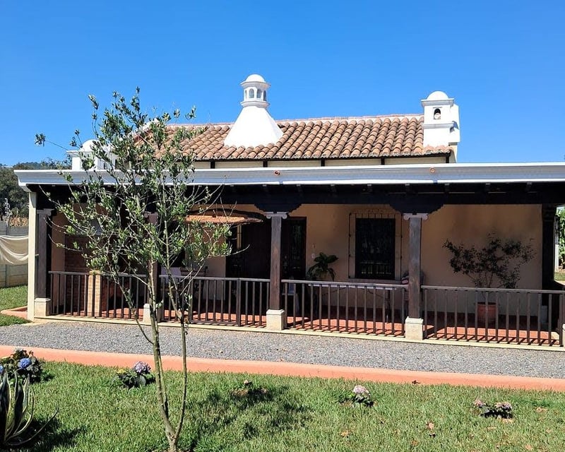 Casa Colonial en Venta con Terreno de 6,067 m² en Santiago Sacatepéquez