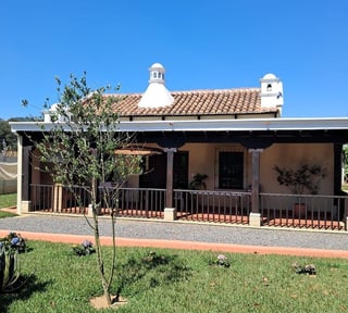 Casa Colonial en Venta con Terreno de 6,067 m² en Santiago Sacatepéquez